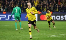 1xBit体育视频-罗伊斯遭遇重伤仍拼搏，多特蒙德无缘胜利