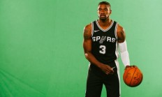 珍珠在NBA季后赛独得分，领先其他球员一大截的简单介绍