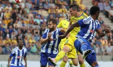 1xBit体育入口-沙尔克捍卫主场优势，积极备战接下来的比赛