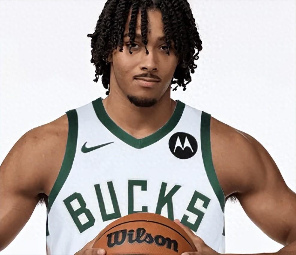 包含雄鹿换帅后状态良好，或助球队避免重挫的词条