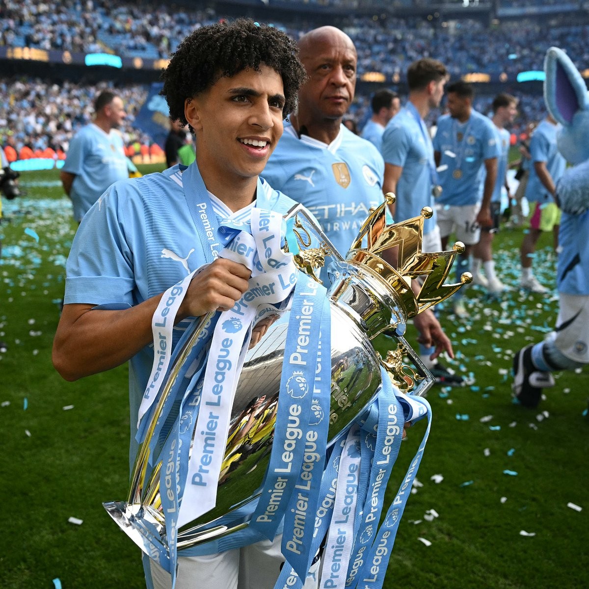 曼城球员表现出色,荣膺最佳射手 曼城球员表现出色,荣膺最佳射手