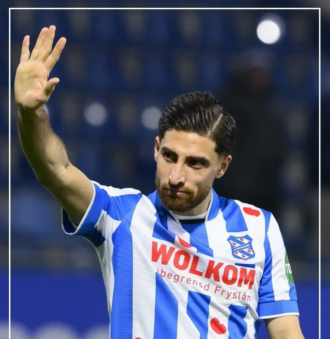 伊朗球员在比赛中展现出非凡的技术和意志力 伊朗球员在比赛中展现出非凡的技术和意志力