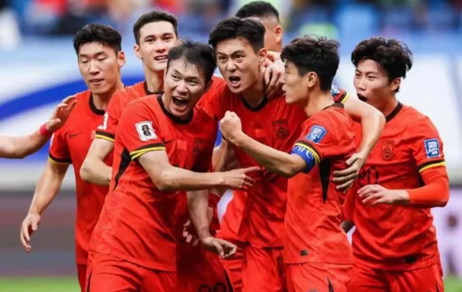 亚洲强队夺冠在望,掀起球迷热潮 亚洲强队夺冠在望,掀起球迷热潮