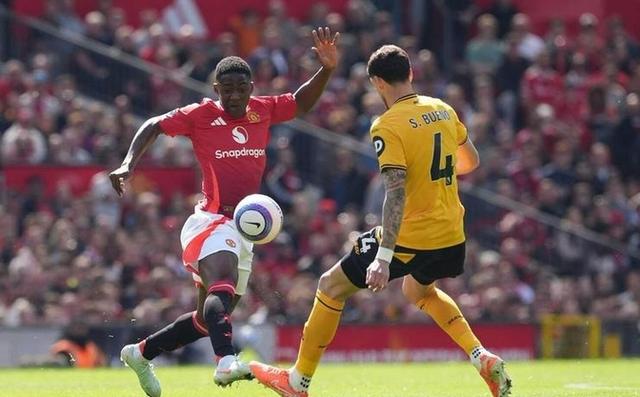 曼联青训新秀崭露头角，英超豪门再添新生力量的简单介绍