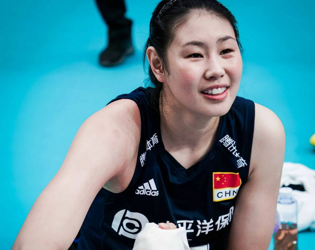 关于比赛大将：女子足球队员一展雄才赢得掌声的信息