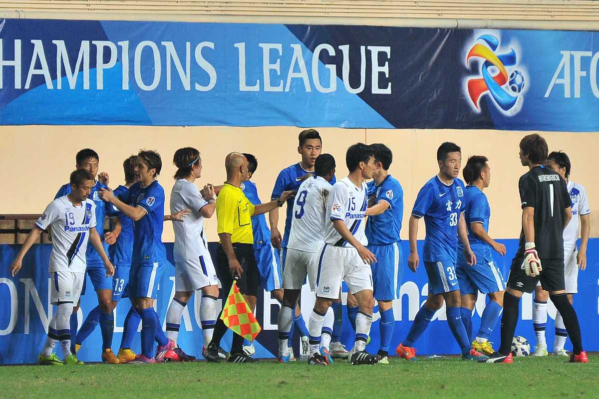 中超球队豪取两连胜，表现稳定令人期待