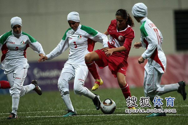 土耳其队在女足联赛闪耀，击败荷兰队