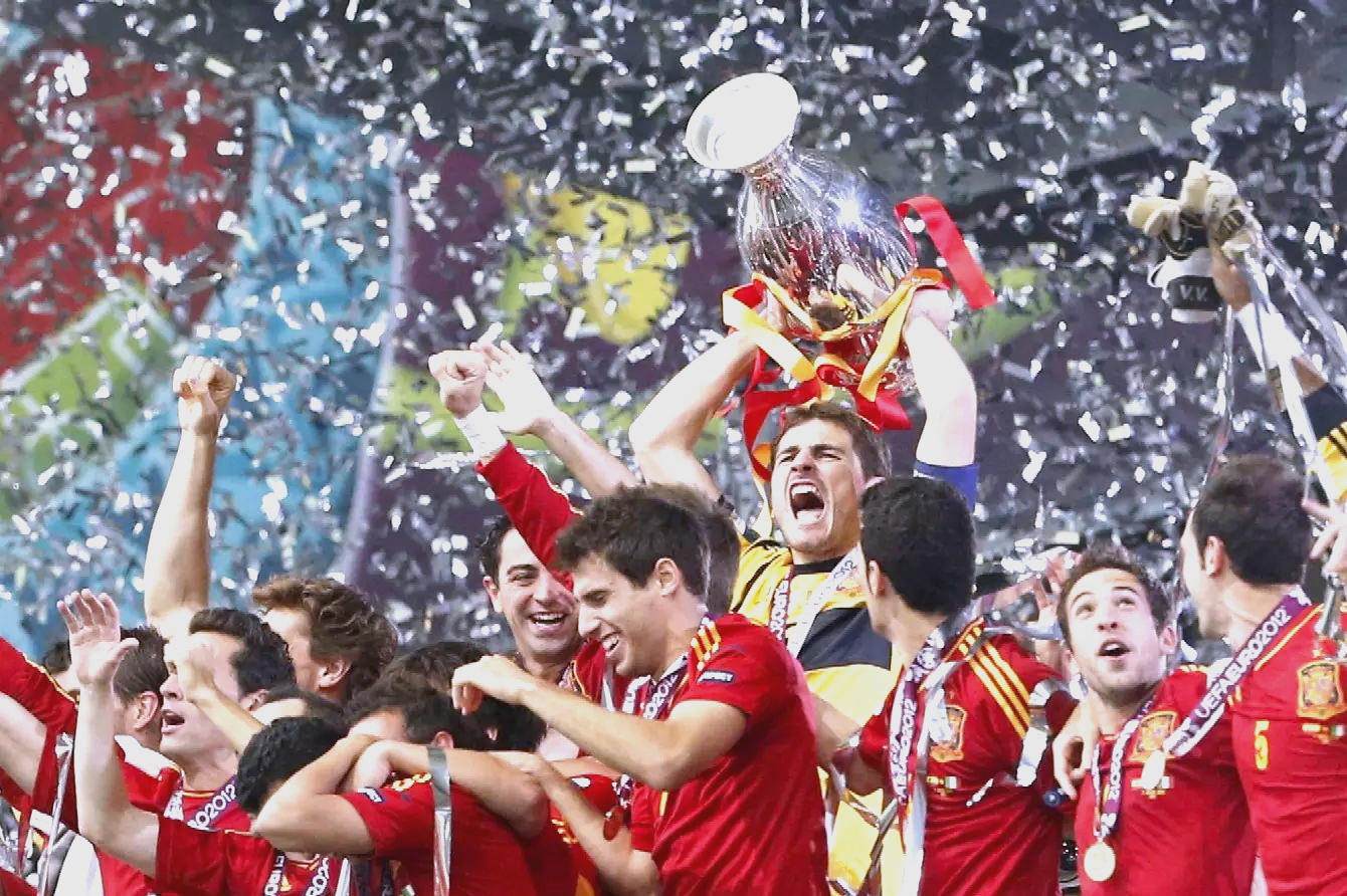 皇马名宿卡西利亚斯重返赛场