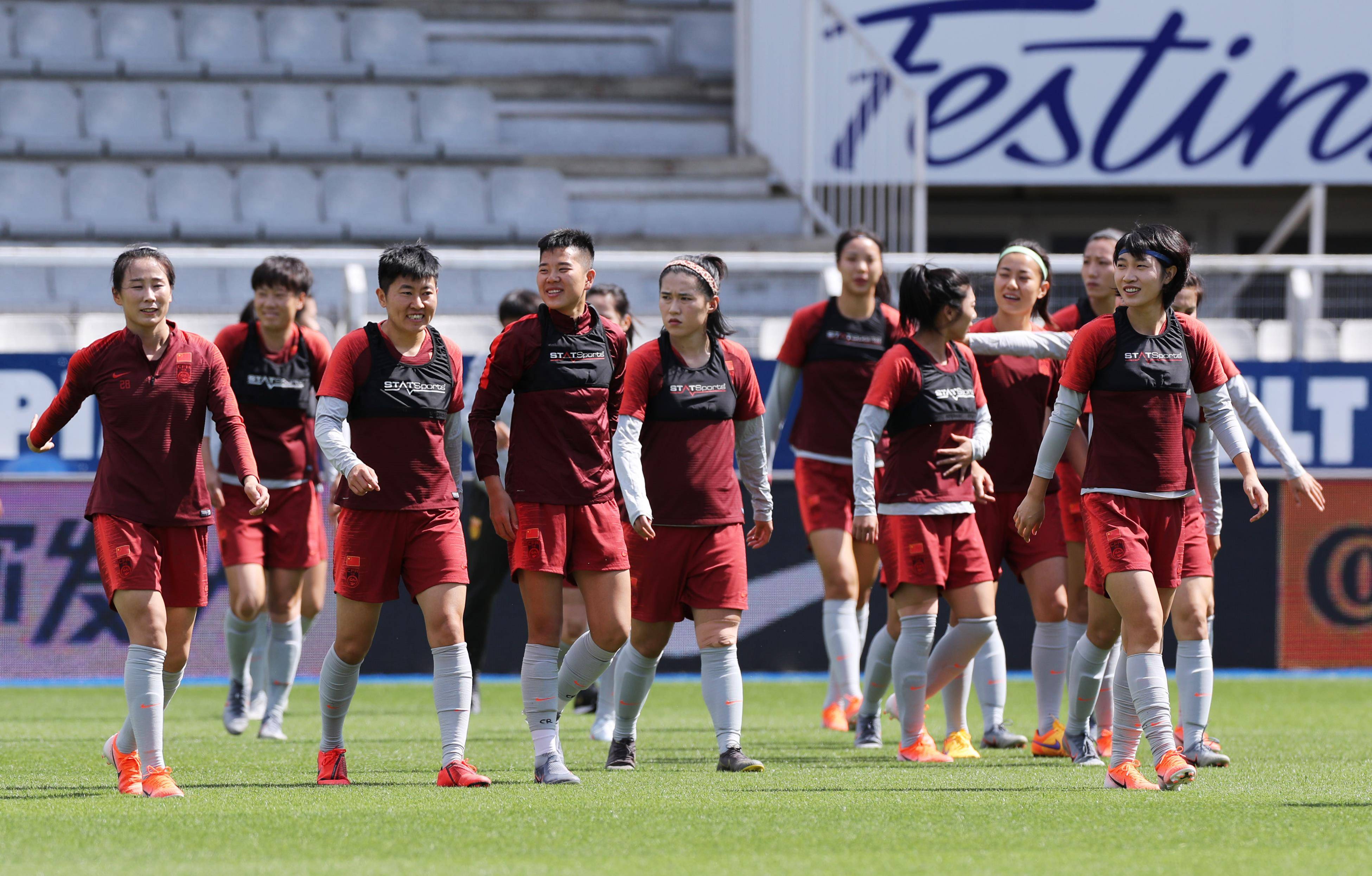 女足比赛中,中国队员朱某表现出色的简单介绍 女足比赛中,中国队员朱某表现出色的简单介绍